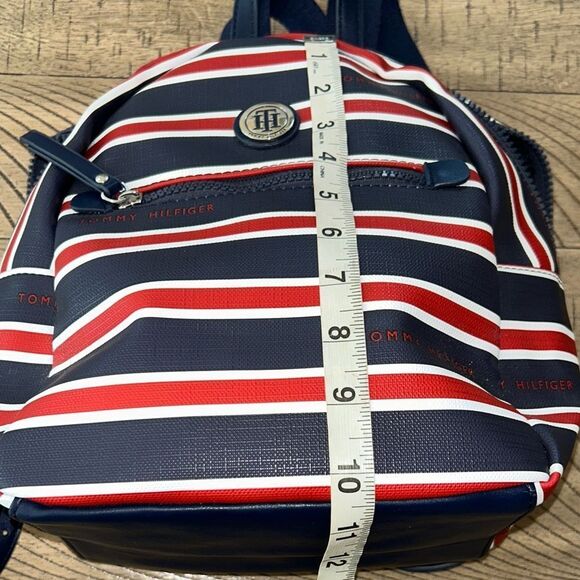 Tommy Hilfiger 🇺🇸 Nautical🛥️Striped Backpack🎒Adj straps roomy interior Vegan 🌱 - Picture 10 of 17